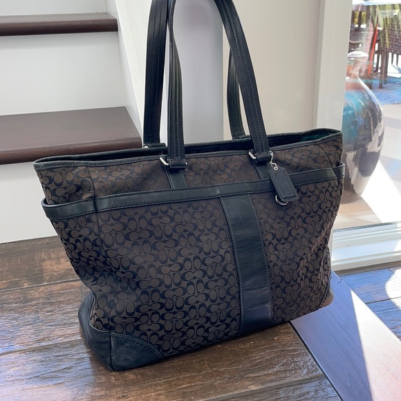Coach Large Multifunctional Signature tote bag, diaper bag, laptop handbag purse - Picture 3 of 9